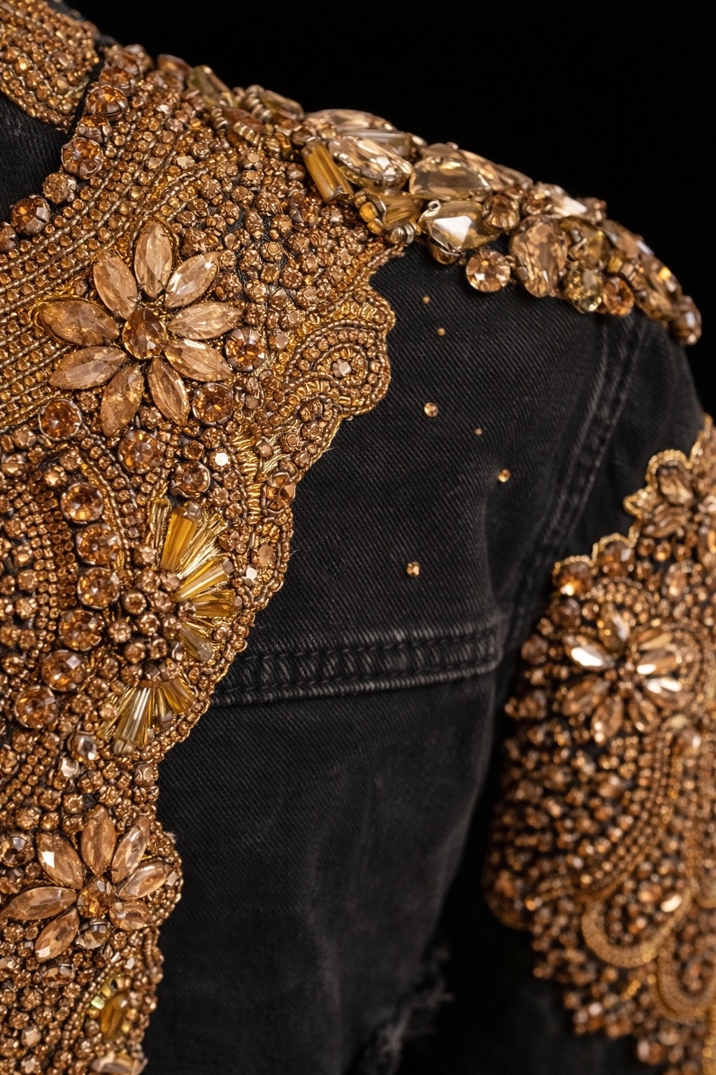 ANUBIS JACKET — editorial view 2